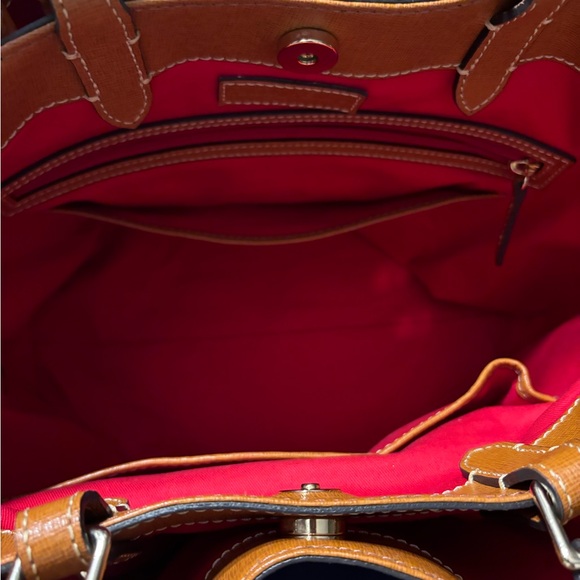 Dooney & Bourke handbag, Saffiano Large Barlow Satchel - Natural - Picture 4 of 10